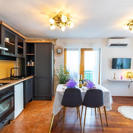Olive Garden House In Zrnovnica With A View & Bbq Villa Exterior photo