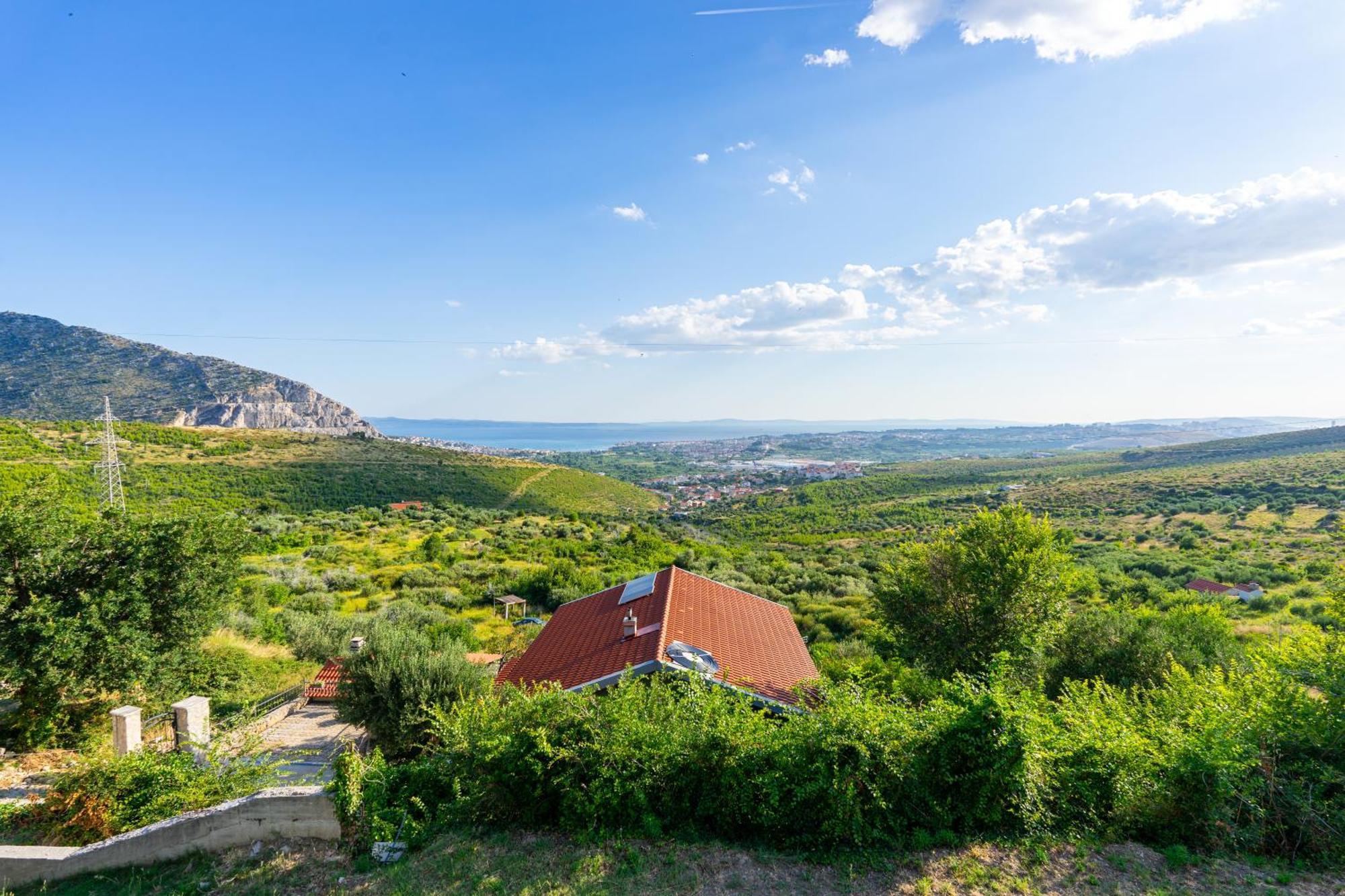 Olive Garden House In Zrnovnica With A View & Bbq Villa Exterior photo